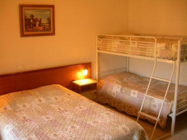Hotel De La Madeleine Anduze Rom bilde